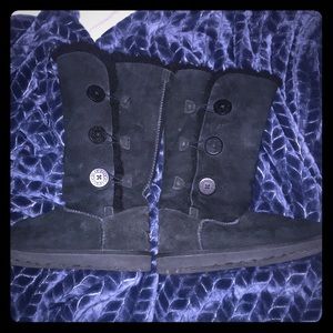 Size 9 black uggs